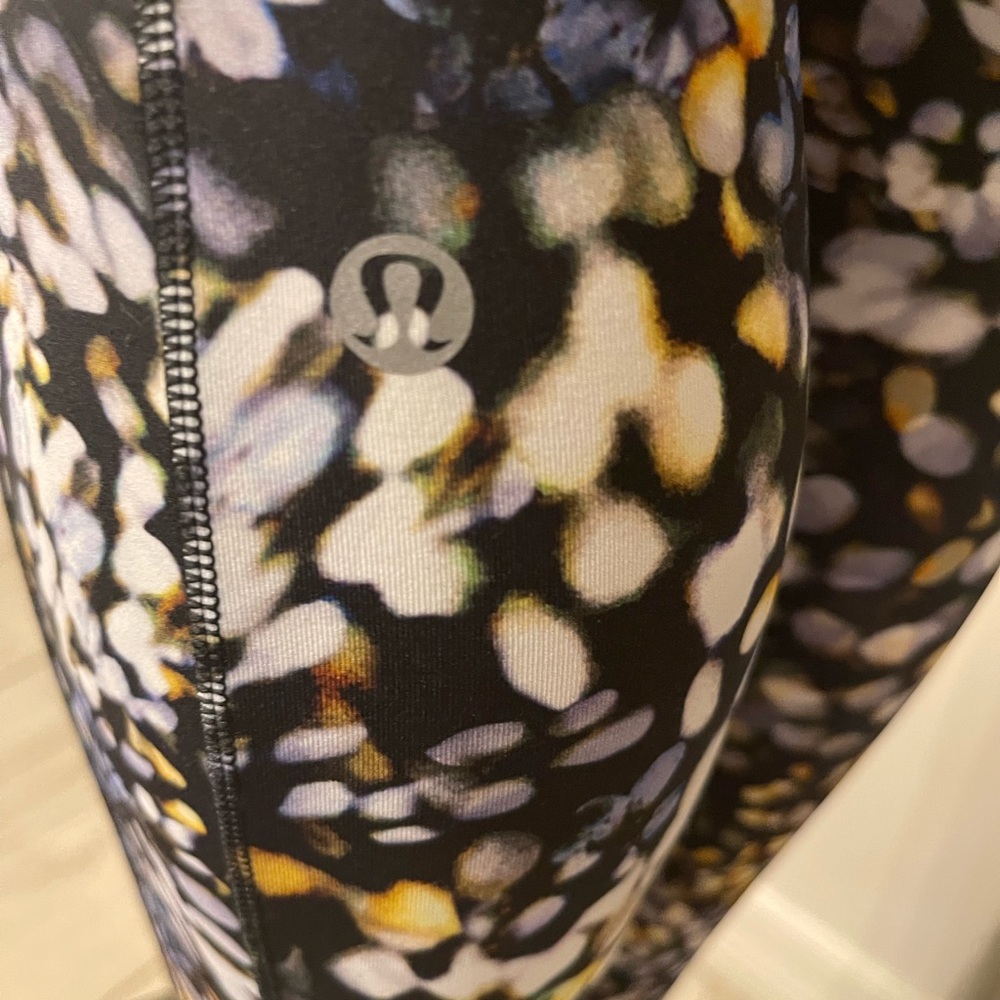 Lululemon leggings size 12